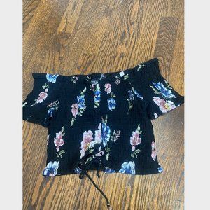 Kendall & Kyle floral Crop Top